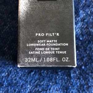 Soft Matte Longwear Foundation